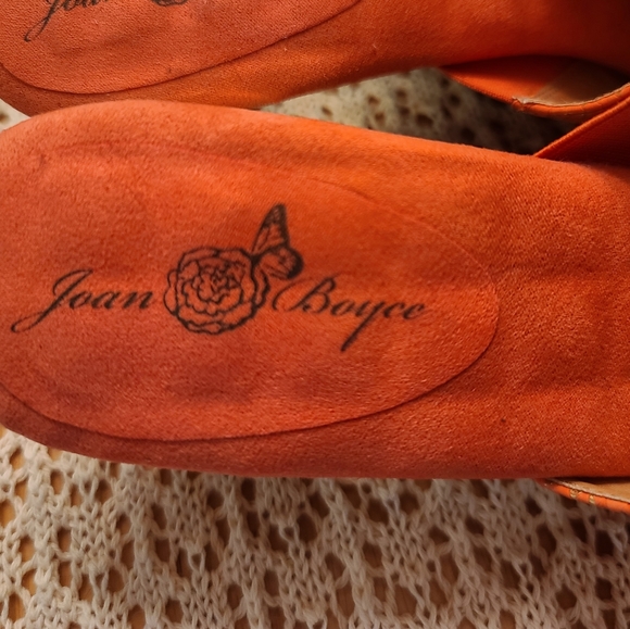 Joan Boyce NWT Coral Gold Studded Heeled Mules with Gold Mirror Heels Size 11M - Picture 4 of 8